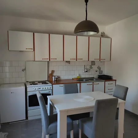 House ザイェチャル